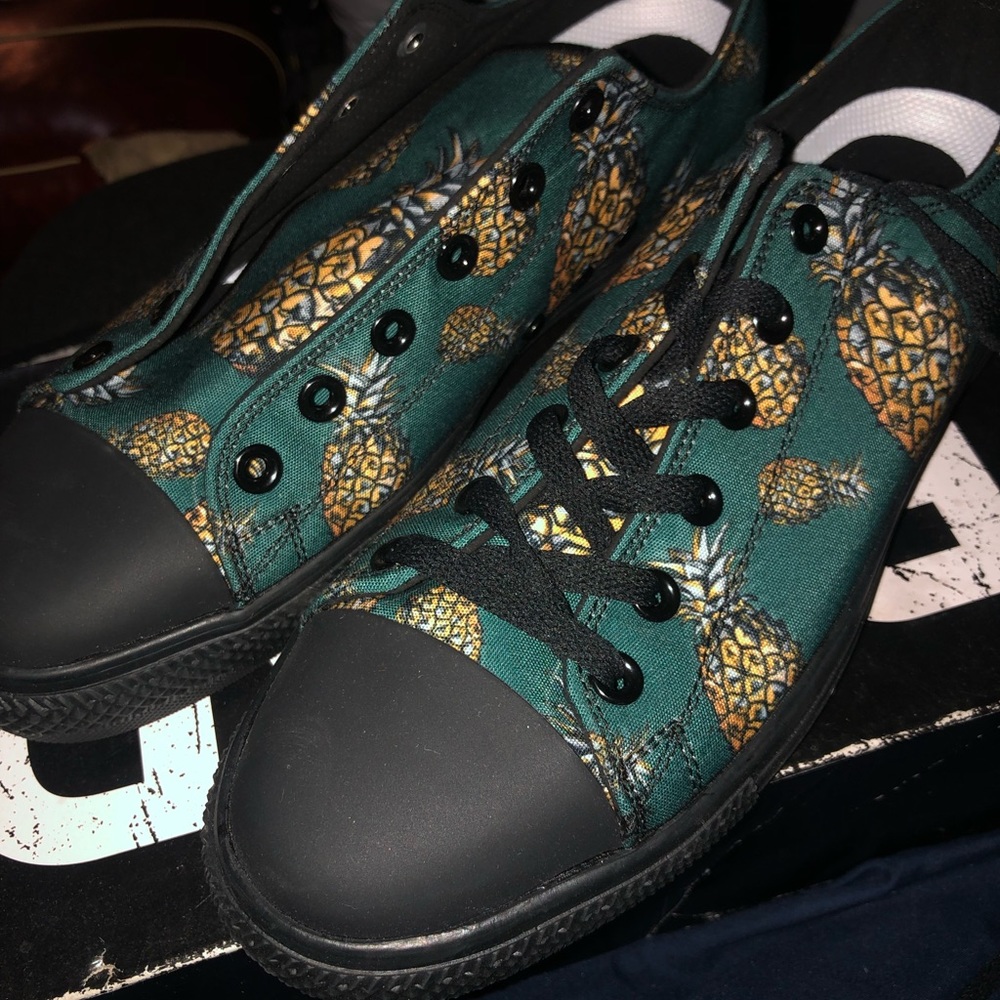 Brand new RAAD shoes (pineapple print)